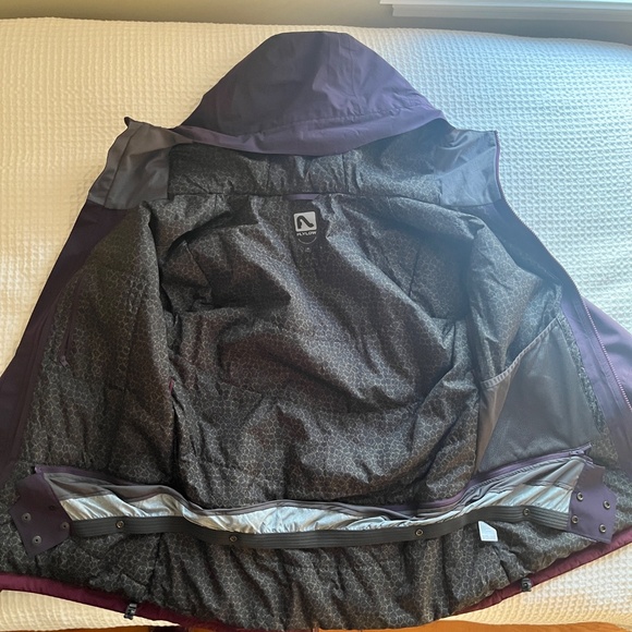 Flylow Daphne Hooded Insulated Jacket, Snow-Skirt Pit-Zips Wrist-Cuffs - Picture 4 of 8